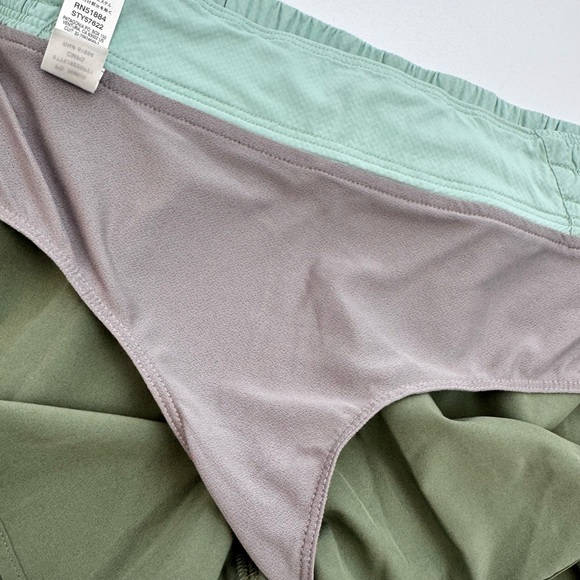 Patagonia Nine Trails Shorts 4" Inseam Green Women's Small - Picture 8 of 10